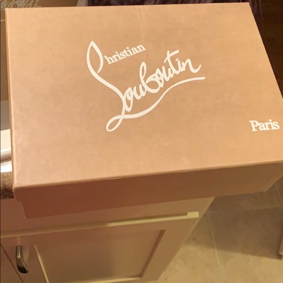 Shoes - Picture 2 of 4